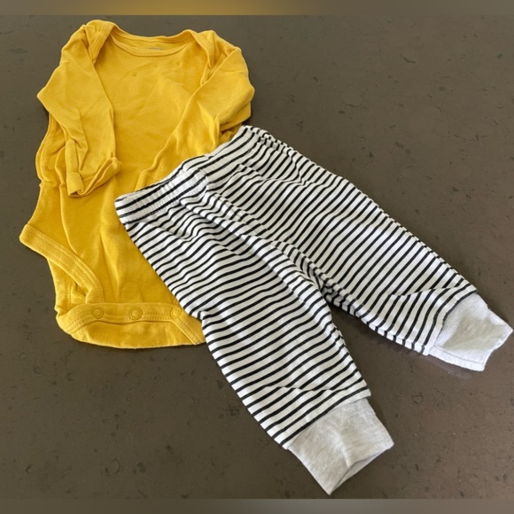 Carter's/Rene Rofe Baby Outfit